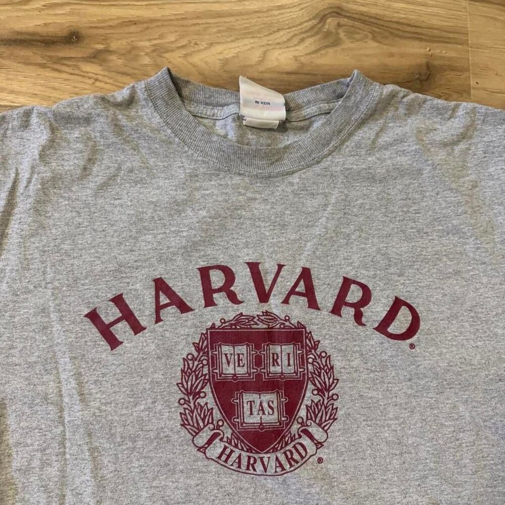 Vintage style Gray Harvard University college graphic size XL
